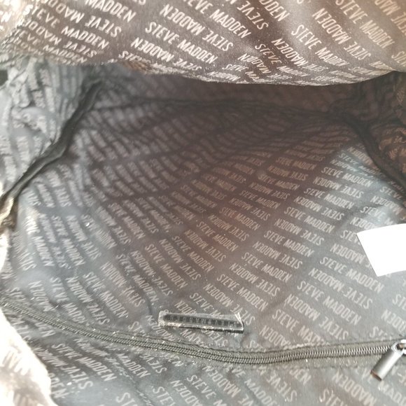 Steve Madden pluck Black Bjana with 2 drink mesh pockets. main image 11